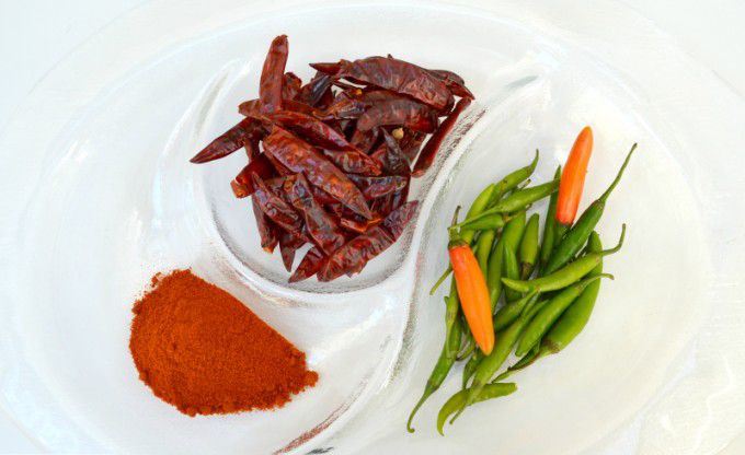 chili-dried-red-and-fresh-green